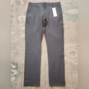 Mens Taylrd Pants. Gray. Size 32x32. NWT.